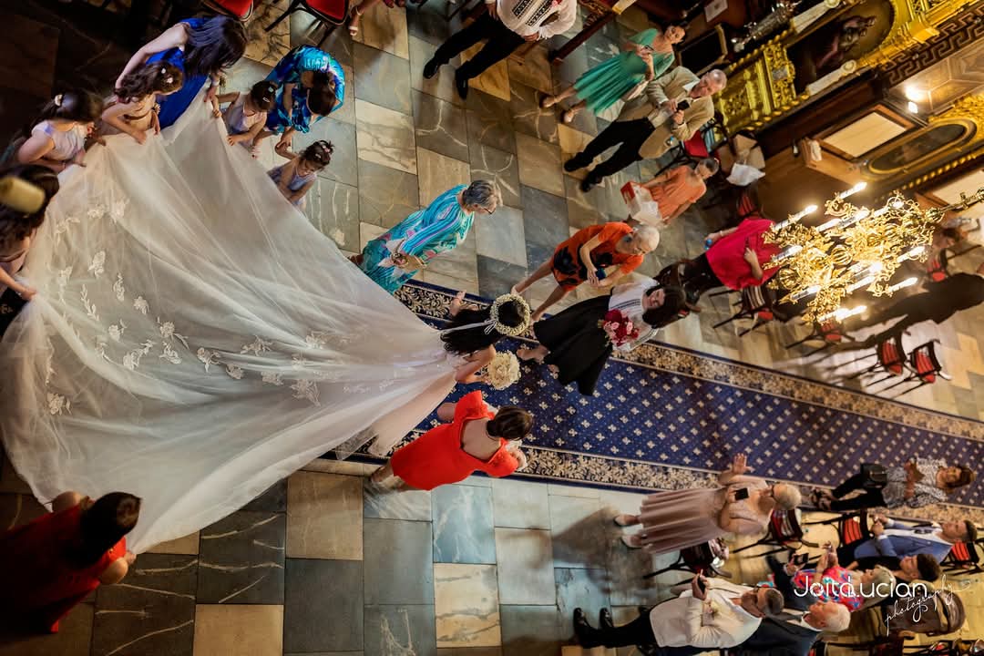 Nuntă și botez în aceeași zi – Decor floral elegant, în nuanțe de alb pur, pentru Ioana & Valentin