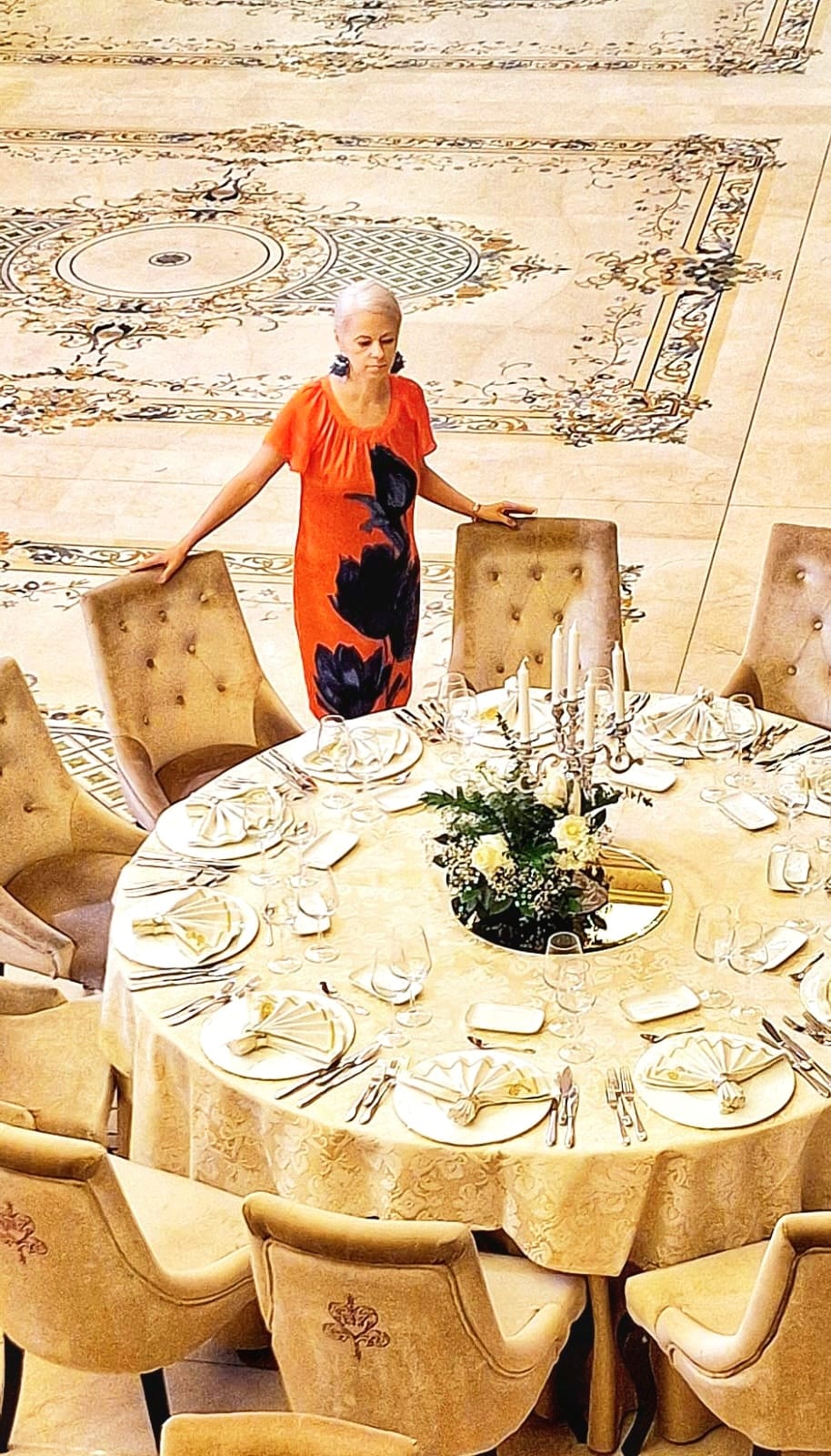 Nuntă și botez în aceeași zi – Decor floral elegant, în nuanțe de alb pur, pentru Ioana & Valentin